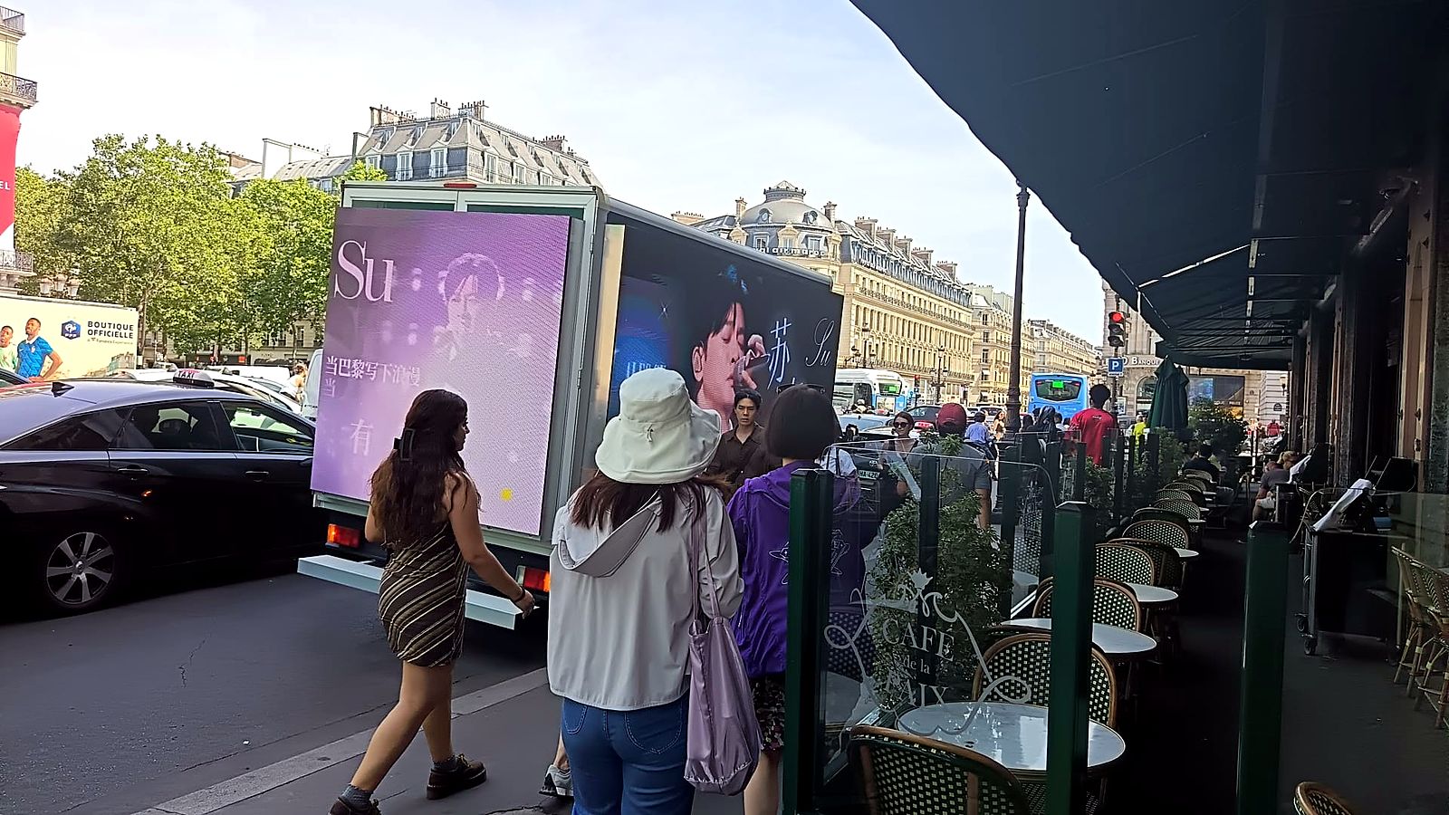 Place de l'Opéra, Le public au rendez-vous