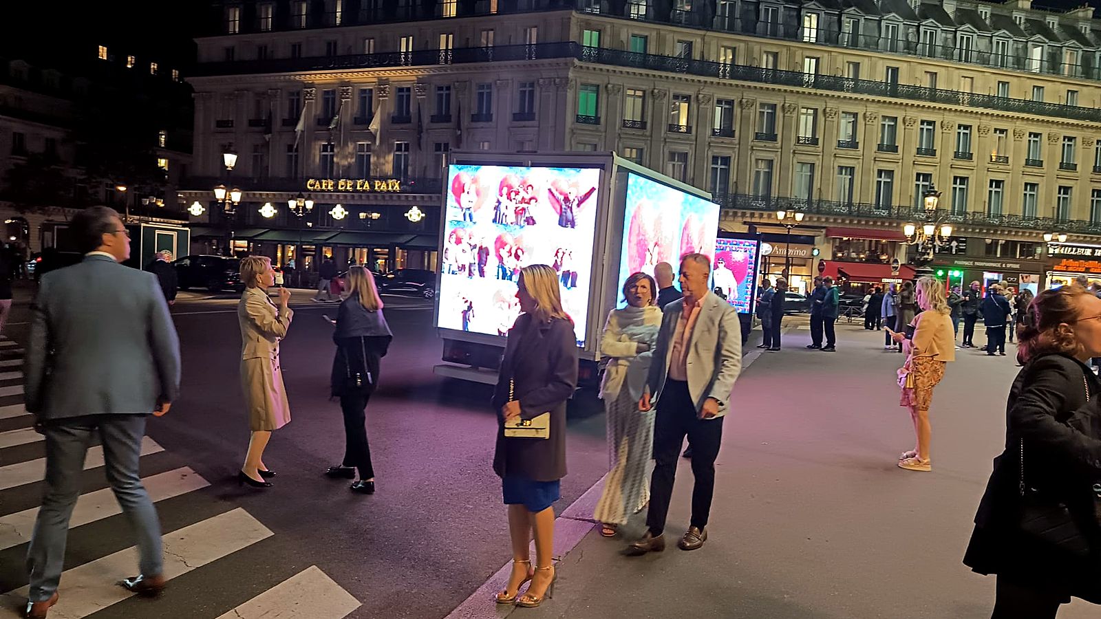Café de la Paix, Activation de nuit · Opéra