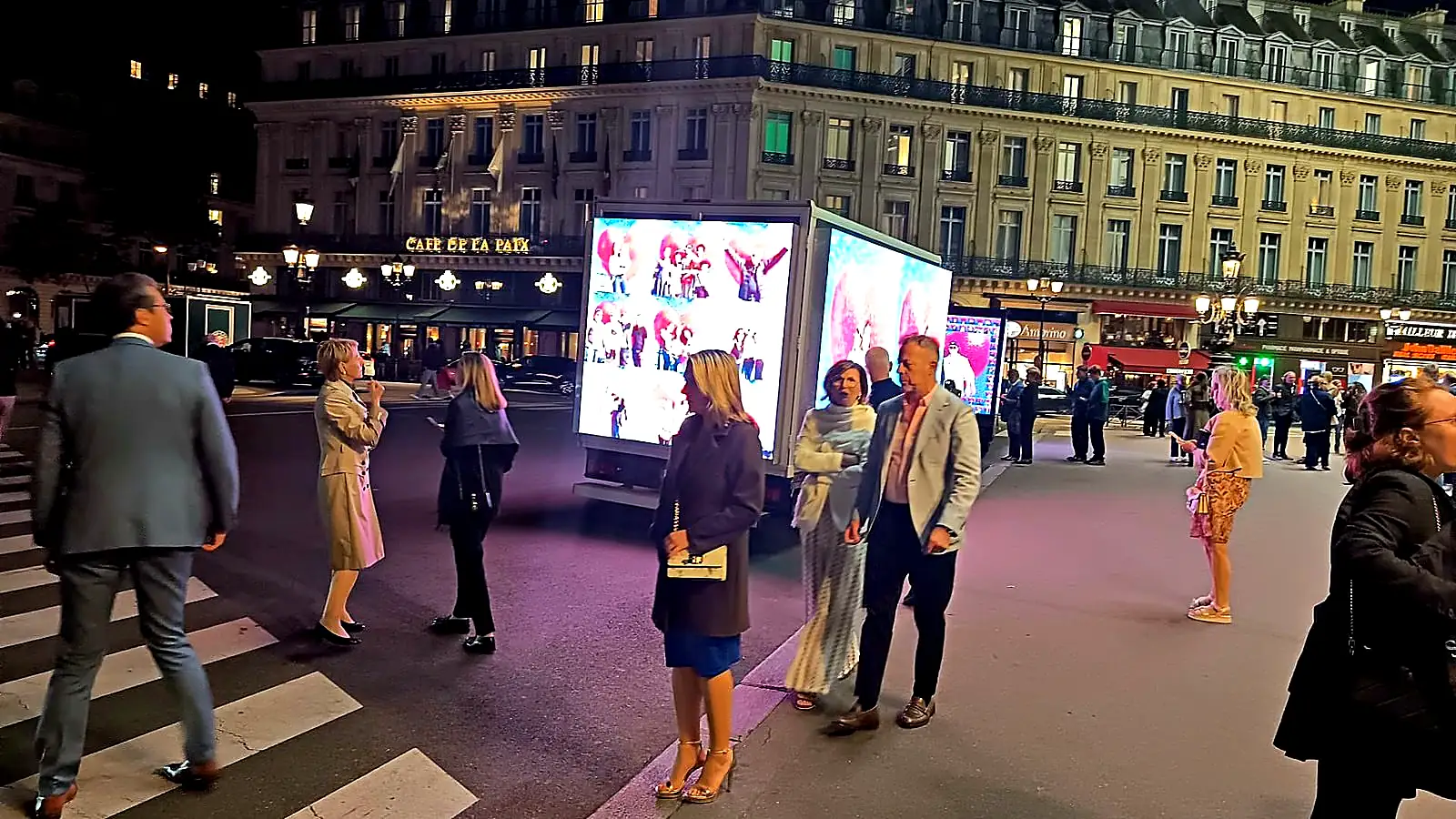 Camion LED Green Ad · Café de la Paix · Activation de nuit · Opéra