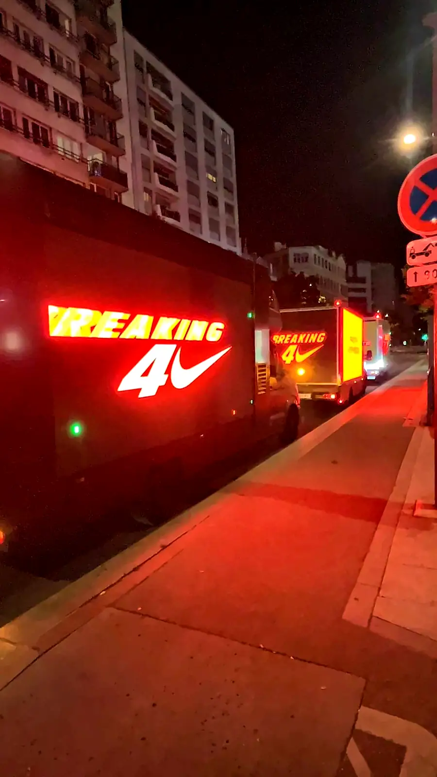 Camion LED Green Ad · Breaking 4