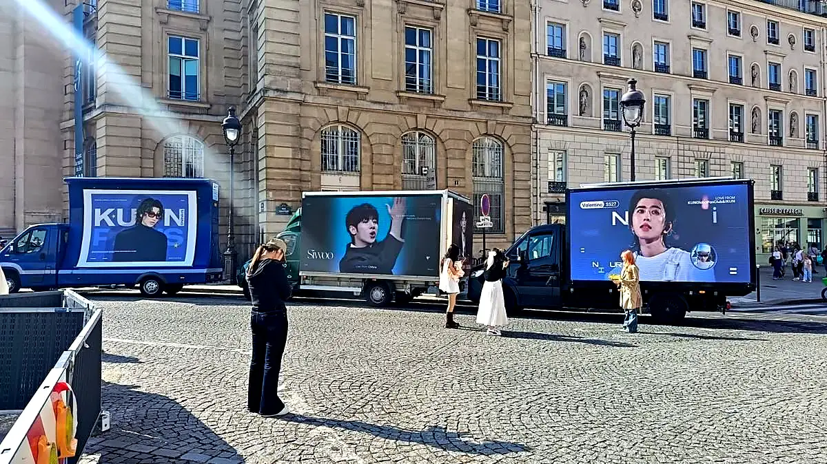Camion LED Green Ad · Fanclubs · Trois fanclubs, trois camions
